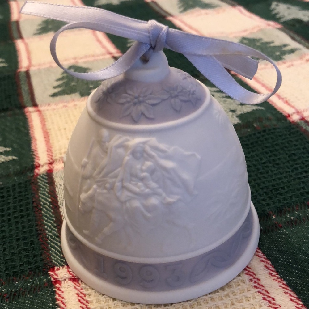 Vintage 1993 Lladro Christmas Bell